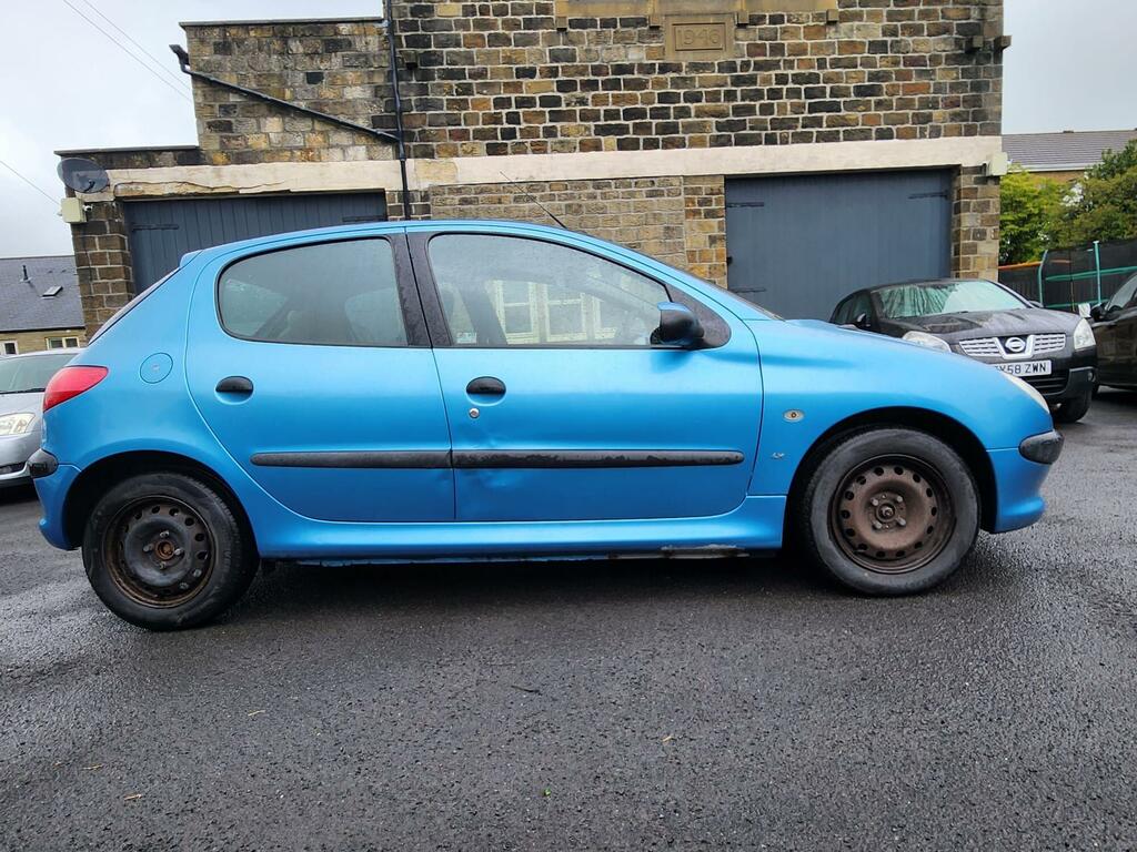 Peugeot 206 Style 5-Door Red #5