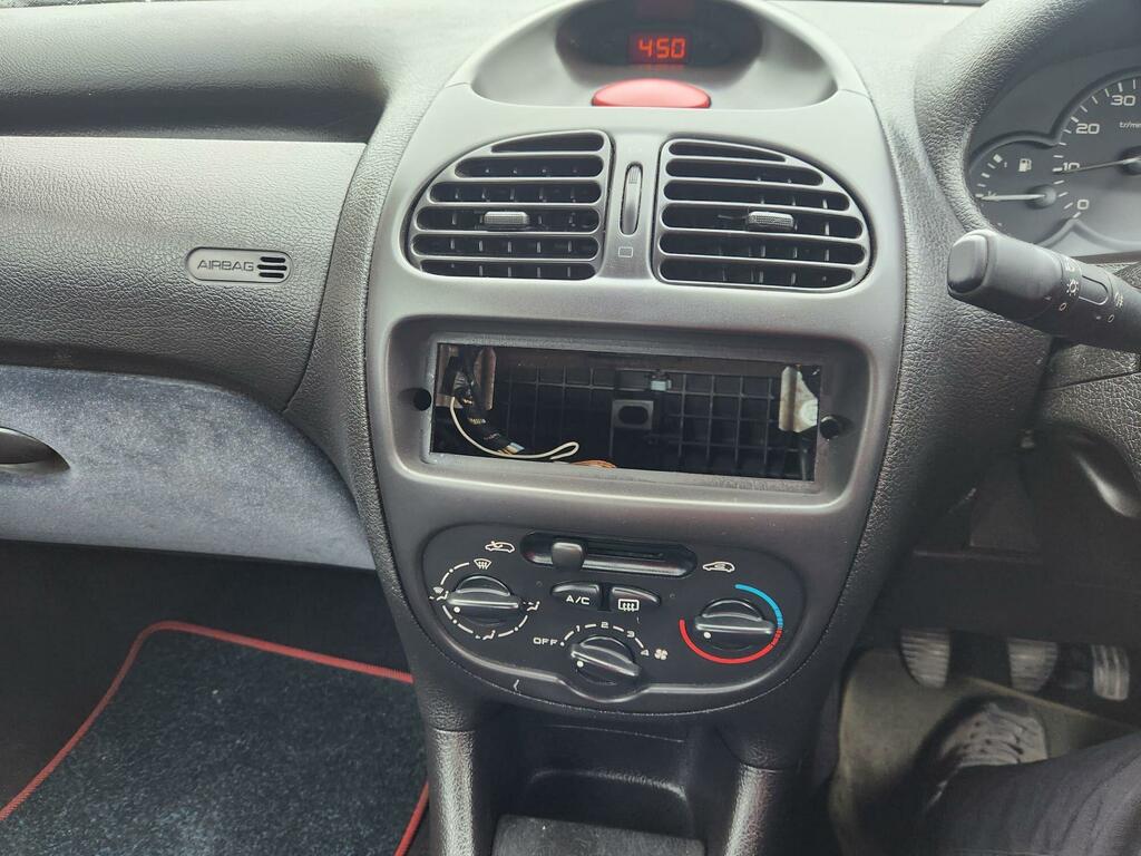 Peugeot 206 Style 5-Door Red #21