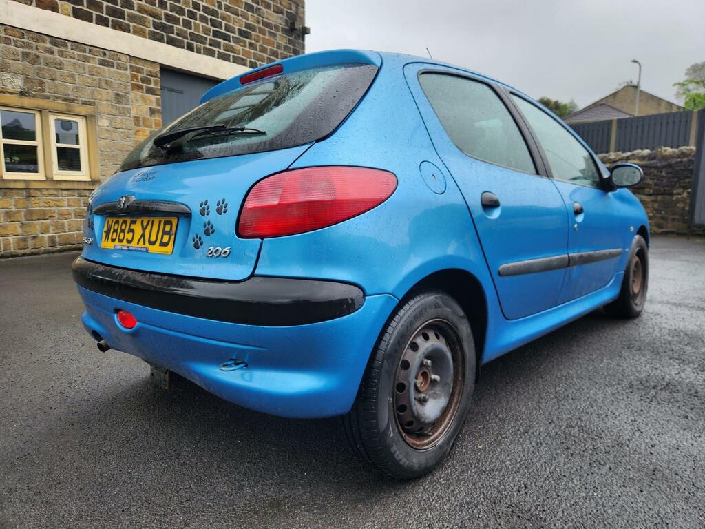 Peugeot 206 Style 5-Door Red #3