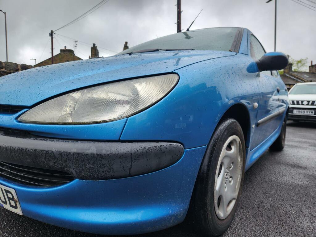 Peugeot 206 Style 5-Door Red #10