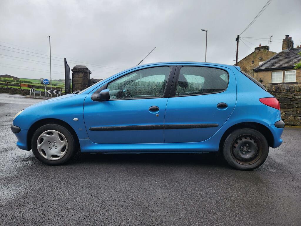 Peugeot 206 Style 5-Door Red #6