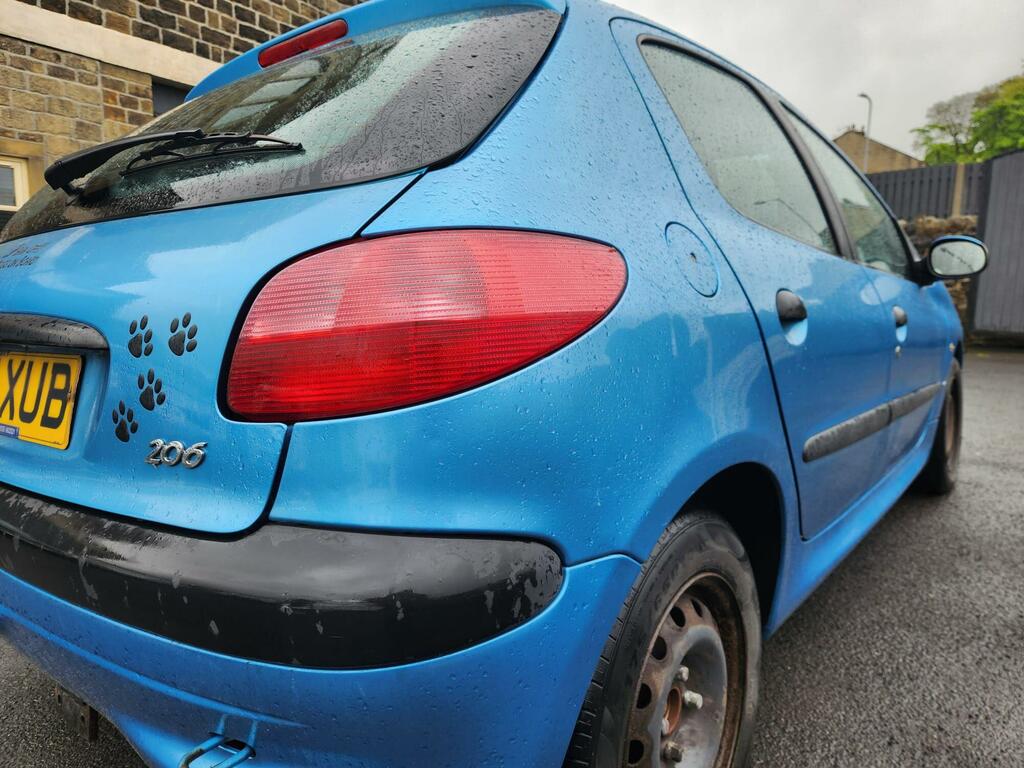 Peugeot 206 Style 5-Door Red #11