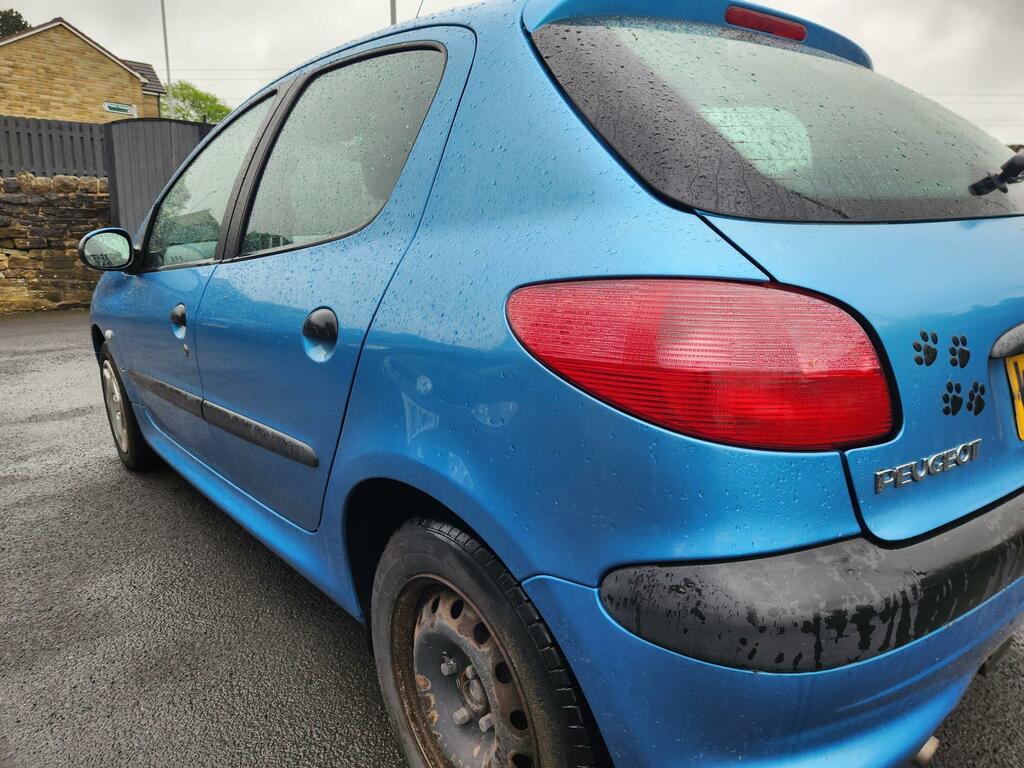 Peugeot 206 Style 5-Door Red #12