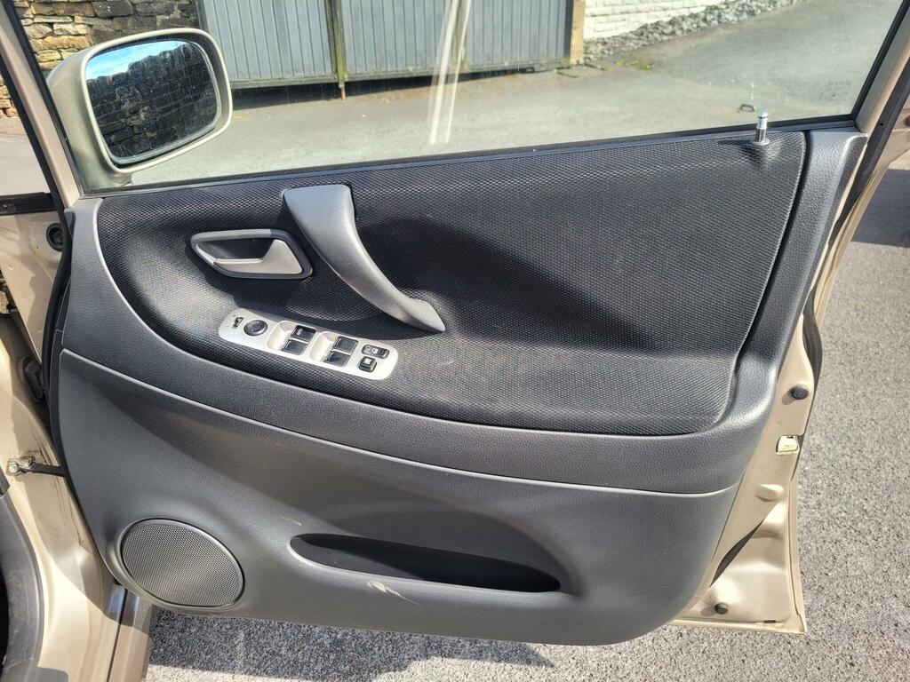 Suzuki Liana Glx Black #20