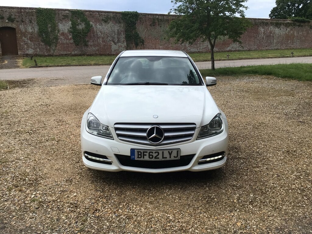Mercedes-Benz C Class 2.1 C200 Cdi Blueefficiency Executive Se Saloon BF62LYJ White #4
