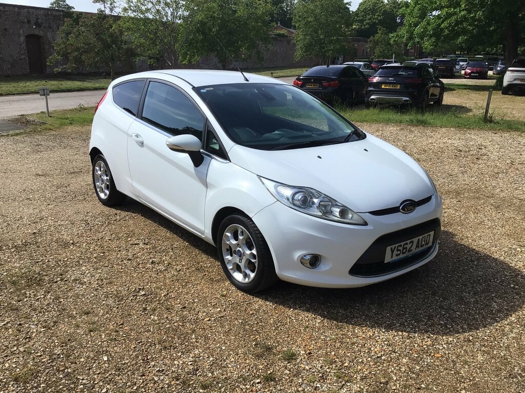 Ford Fiesta 1.25 Zetec Hatchback Euro 5 82 White