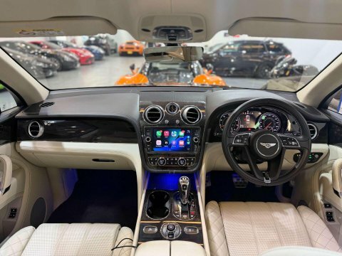 Bentley Bentayga 6.0 W12 Suv Red #2