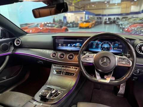Mercedes-Benz E Class 2.0 E220d Amg Black #2