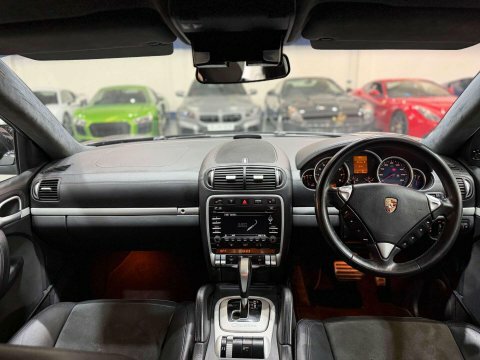 Porsche Cayenne 4.8 Gts Suv Black #2