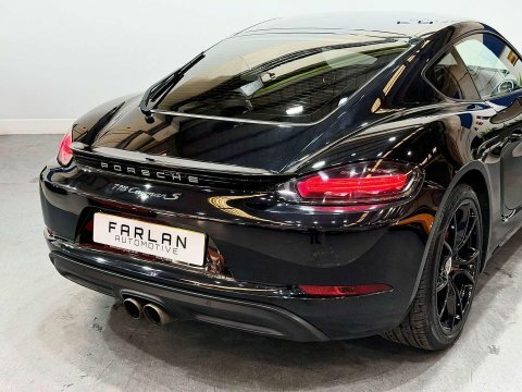 Porsche 718 Cayman Gt4  #40