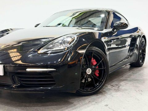 Porsche 718 Cayman Gt4  #37