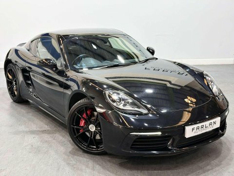 Porsche 718 Cayman Gt4  #9