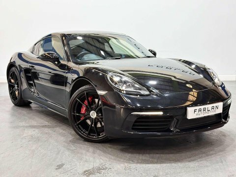 Porsche 718 Cayman Gt4  #8