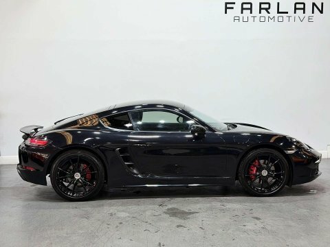 Porsche 718 Cayman Gt4  #14
