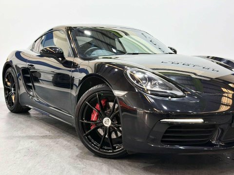 Porsche 718 Cayman Gt4  #7