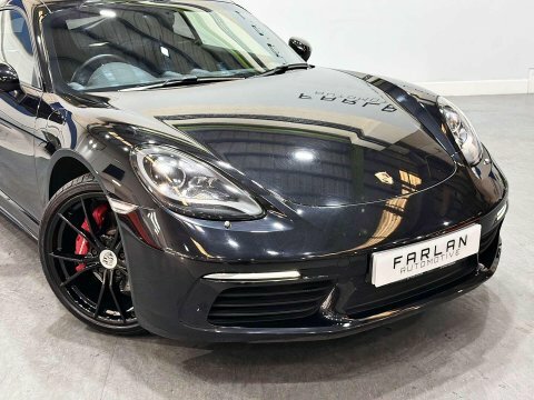 Porsche 718 Cayman Gt4  #25