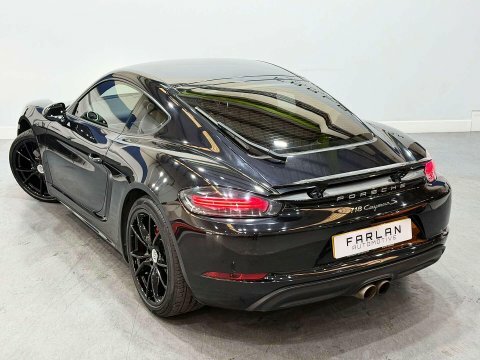 Porsche 718 Cayman Gt4  #20