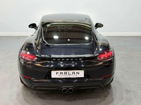 Porsche 718 Cayman Gt4  #18