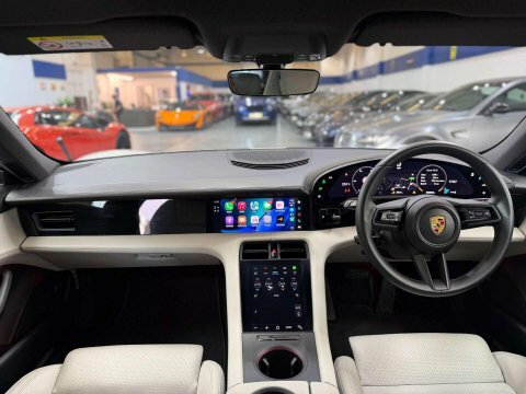 Porsche Taycan Performance Plus 93.4Kwh White #2