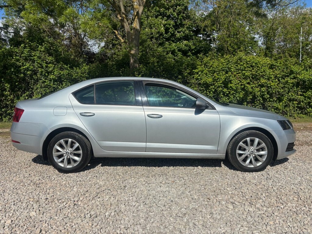 Skoda Octavia 1.6L S BF18VEW Silver #2