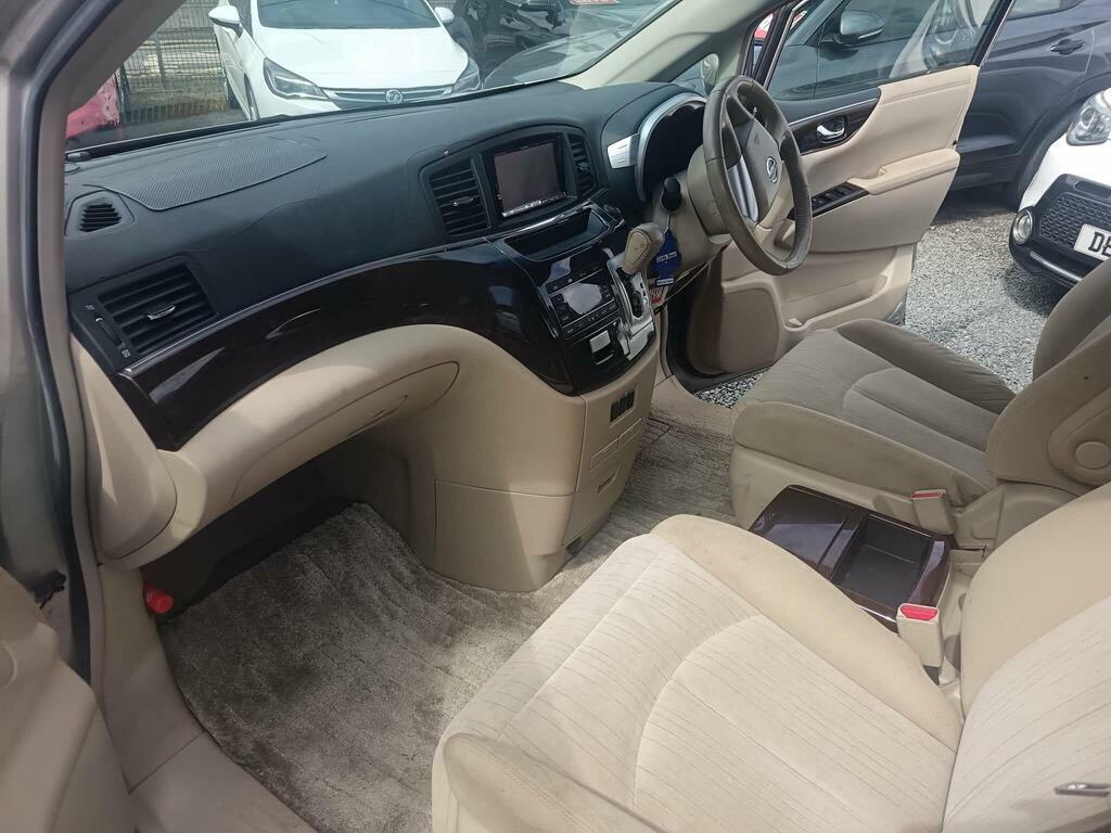 Nissan Elgrand 2.5 E 52 Silver #6