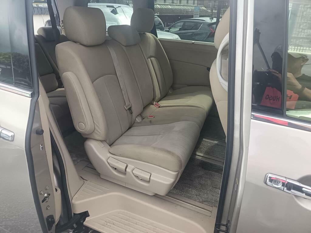 Nissan Elgrand 2.5 E 52 Silver #12