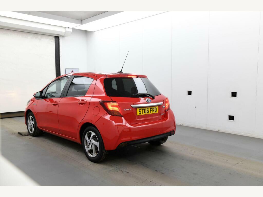 Toyota Yaris 1.5 Vvt-h Icon E-cvt Euro 6 ST66FRD Red #3