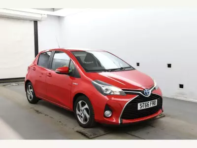Compare Toyota Yaris 1.5 Vvt-h Icon E-cvt Euro 6 ST66FRD Red