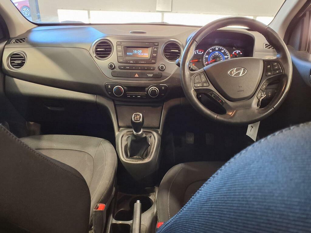 Hyundai I10 1.0 Premium Euro 6 EY67XVX Blue #6