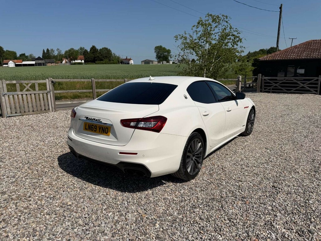 Maserati Ghibli 3.0 Ghibli Gransport V6 Saloon Aut White
