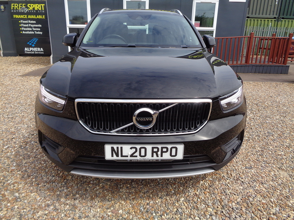 Volvo XC40 T3 Momentum NL20RPO Black #2