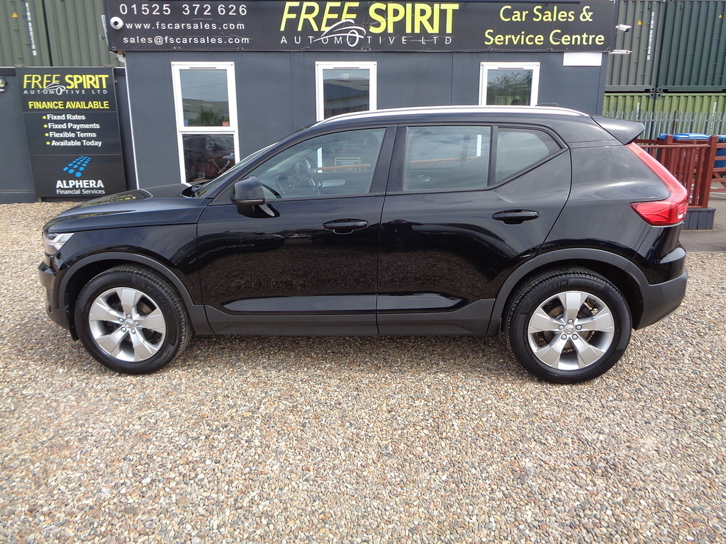 Volvo XC40 T3 Momentum NL20RPO Black #6