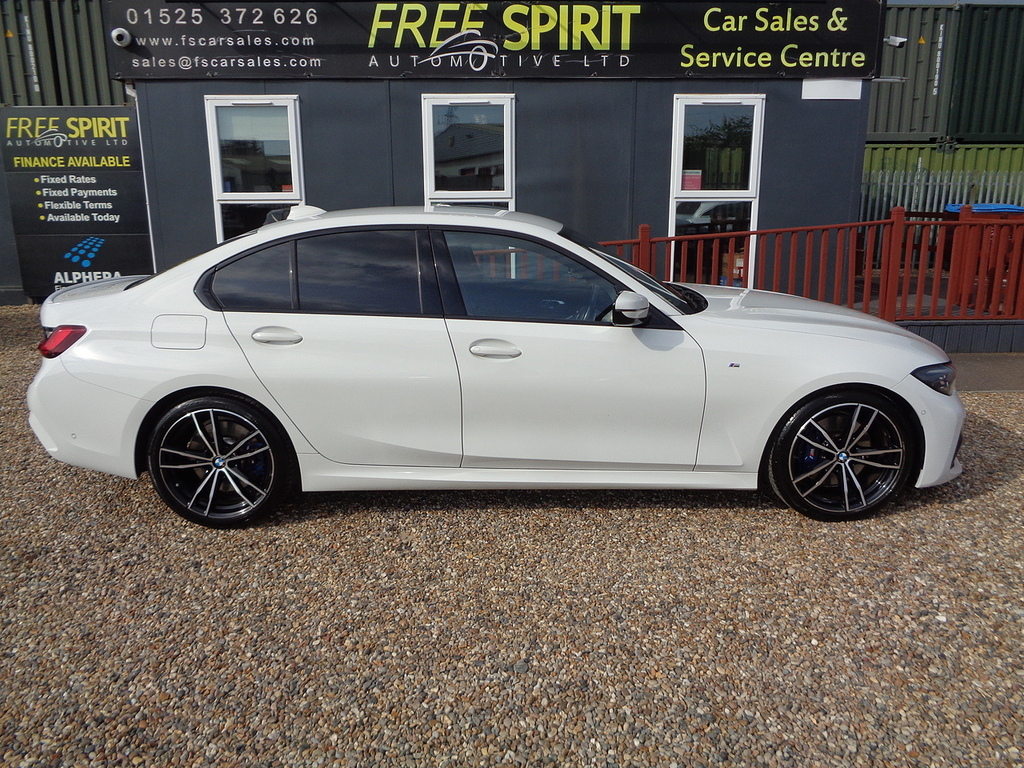 BMW 3 Series 320I M Sport ML71NGV White #5
