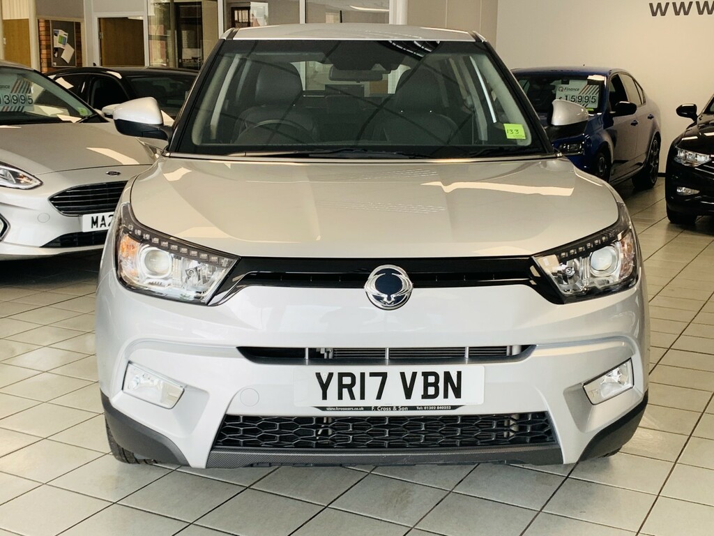 SsangYong Tivoli Suv 1.6 E-xgi Ex 201717 YR17VBN Silver #3
