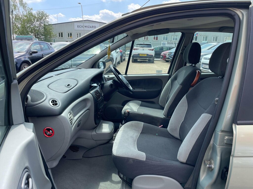 Renault Scenic 1.4 Expression 16V 94 Bhp Red #7