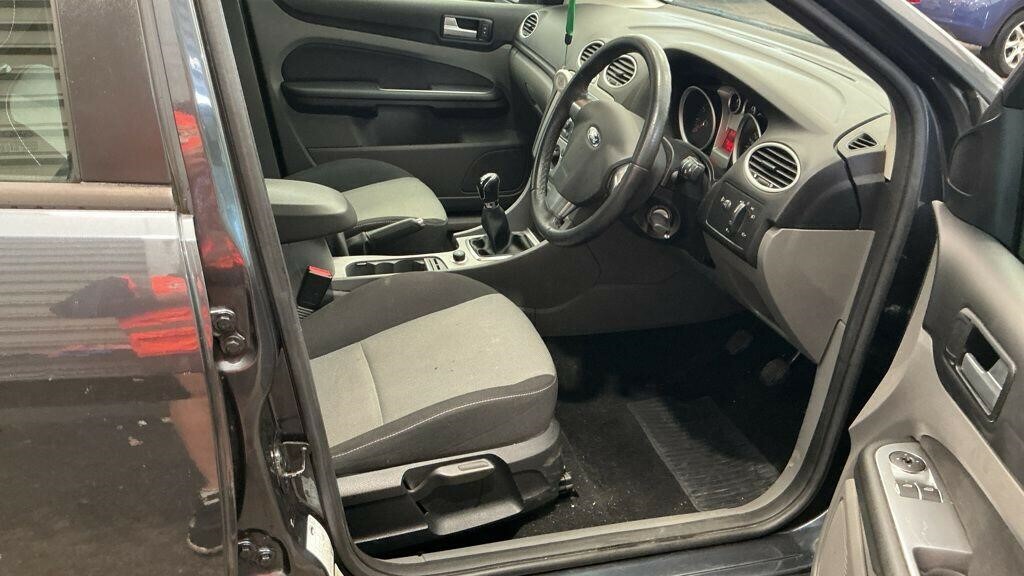Ford Focus 1.6 Titanium FY11XBR #5