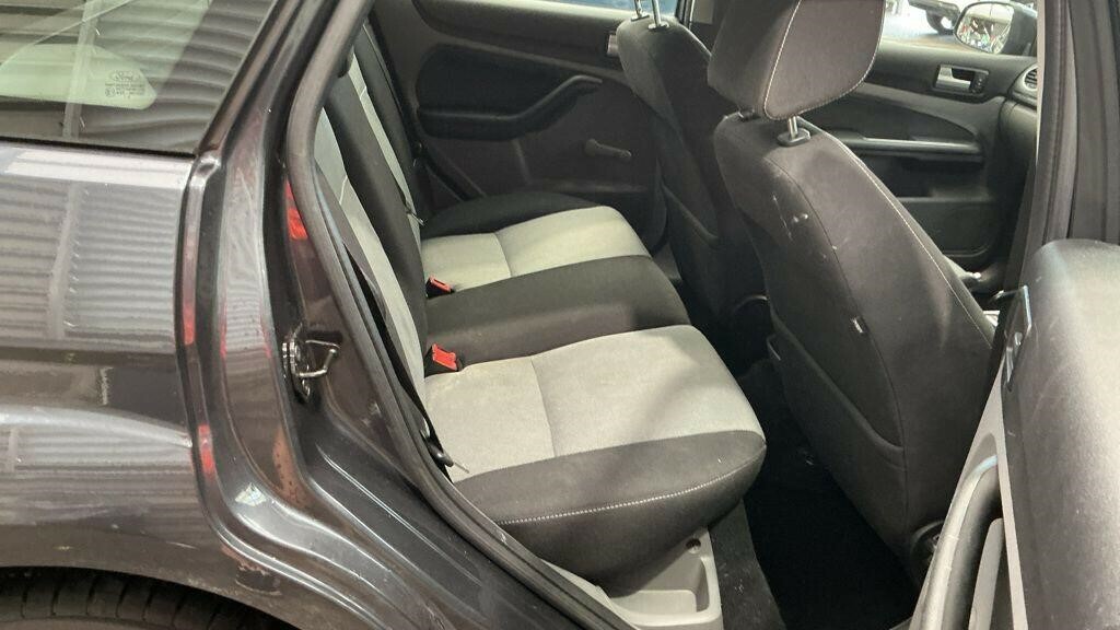 Ford Focus 1.6 Titanium FY11XBR #6