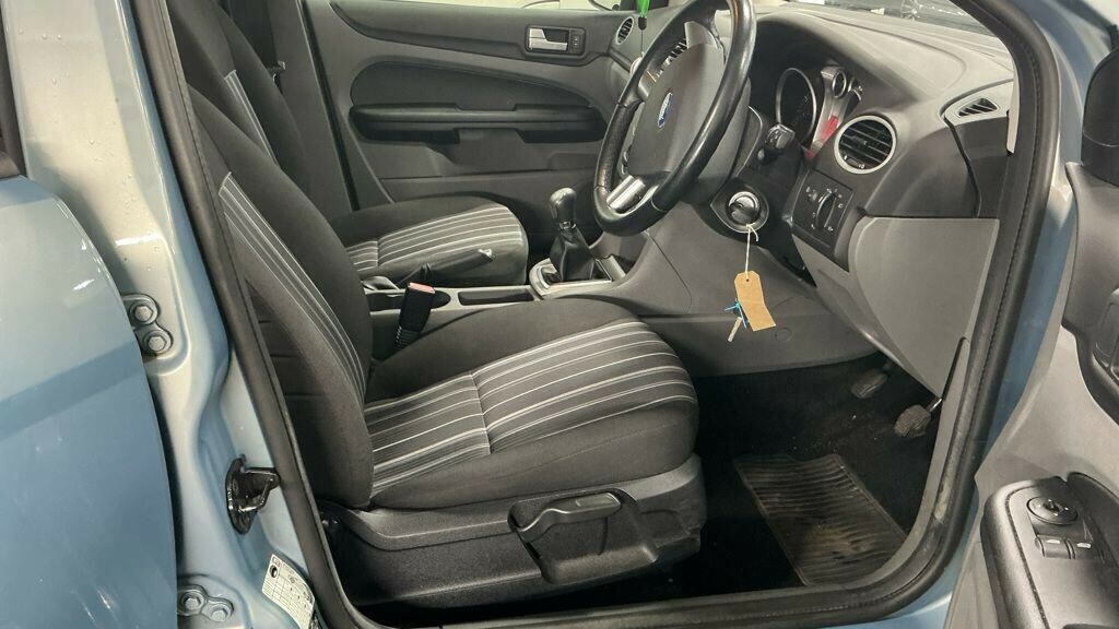 Ford Focus 1.6 Style #6
