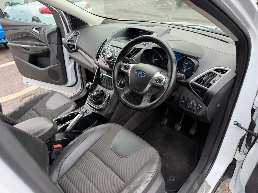 Ford Kuga Suv 2.0 Tdci Titanium Awd Euro 6 Ss 20156 White #3