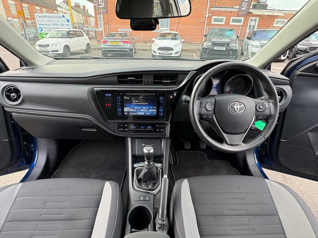 Toyota Auris Hatchback 1.2 Vvt-i Design Euro 6 Ss 2016 Blue #2