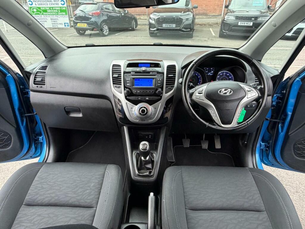 Hyundai Ix20 Hatchback 1.4 Blue Drive Se Euro 6 Ss 2017 YD17DDP Blue #2