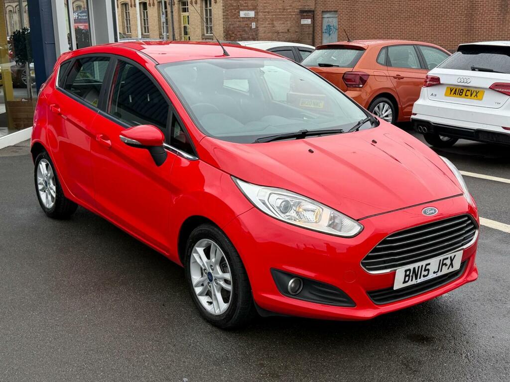 Ford Fiesta Hatchback 1.25 Zetec Euro 5 201515 BN15JFX Red #4
