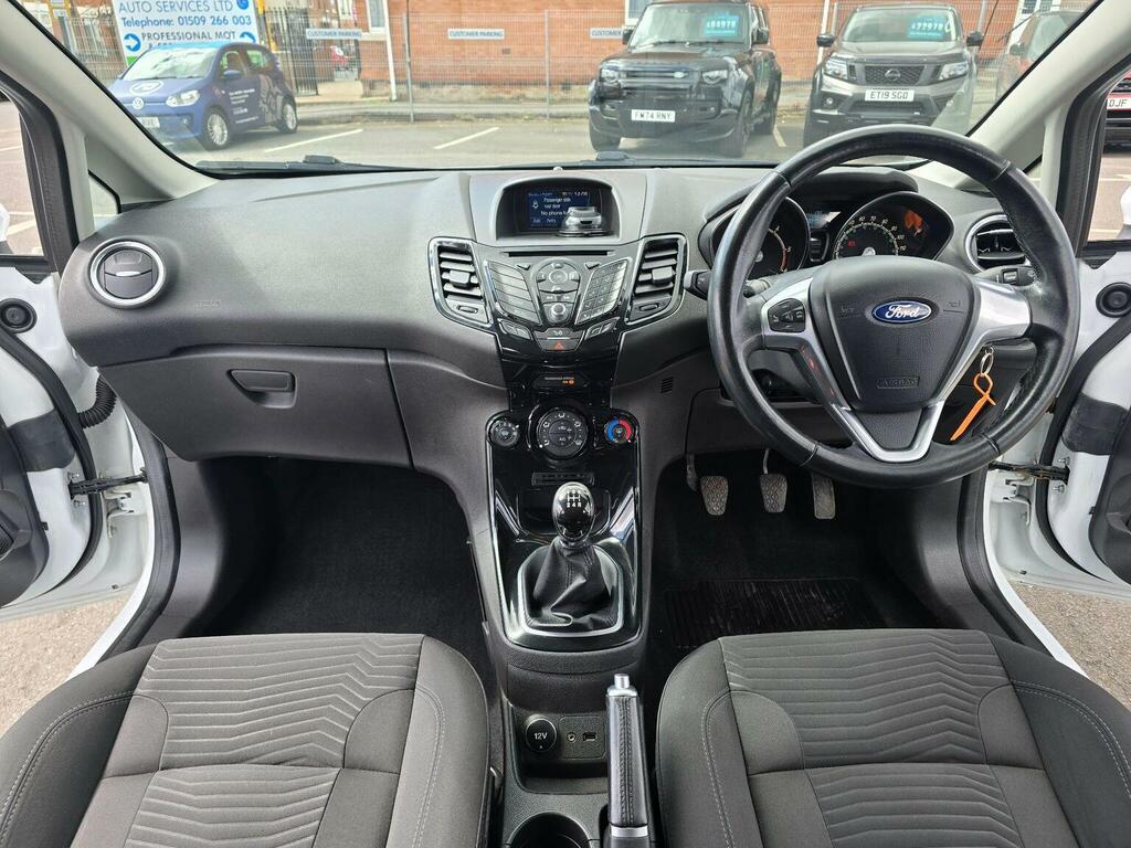 Ford Fiesta Hatchback 1.5 Tdci Zetec Euro 6 201565 BG65XUZ White #2