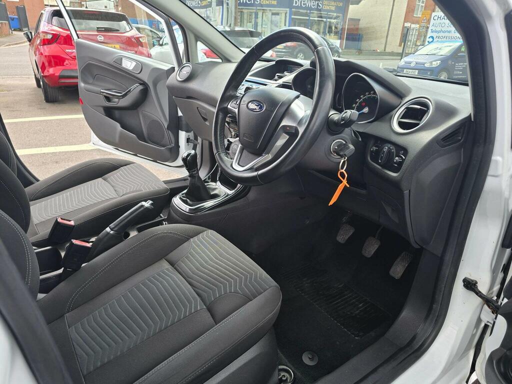 Ford Fiesta Hatchback 1.5 Tdci Zetec Euro 6 201565 BG65XUZ White #3