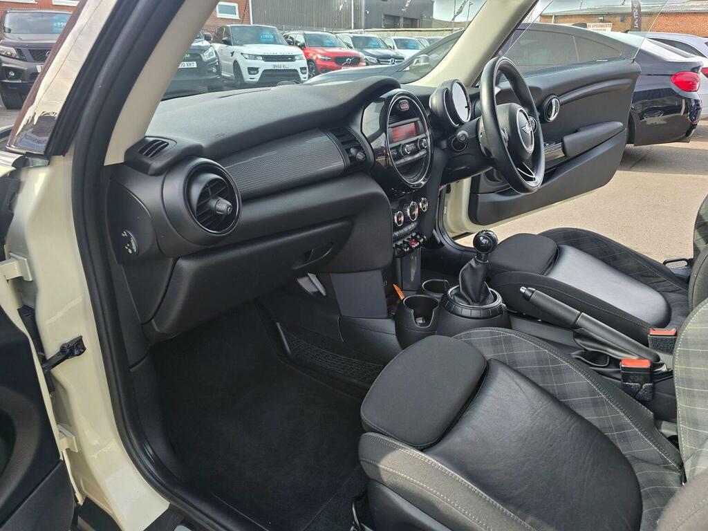 Mini Hatch Hatchback 1.5 Cooper Euro 6 Ss 201717 NL17FWE White #2