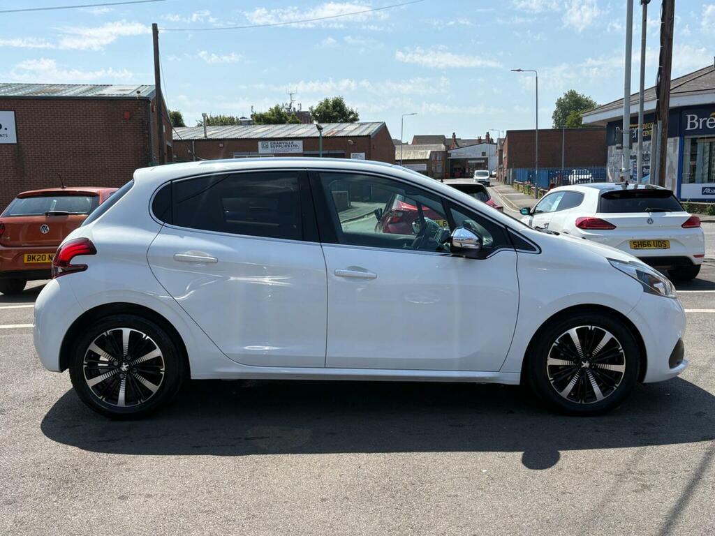 Peugeot 208 Hatchback 1.2 Puretech Allure Premium Euro 6 Ss PJ18GNN White #6