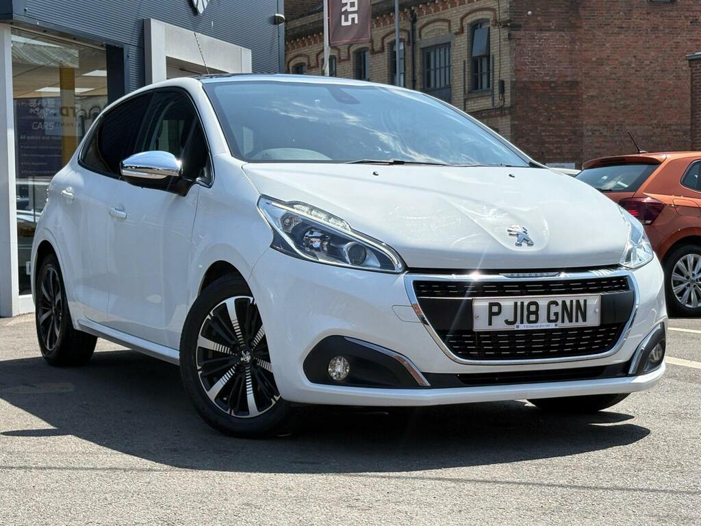 Peugeot 208 Hatchback 1.2 Puretech Allure Premium Euro 6 Ss White