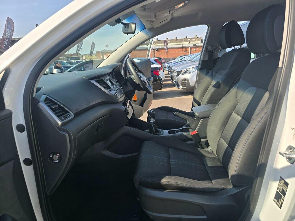 Hyundai Tucson Suv 1.6 Gdi Blue Drive S Euro 6 Ss 201767 YN67OVA White #4