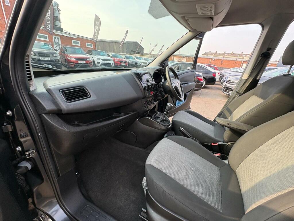 Fiat Doblo Combi Van 1.6 Multijetii Maxi Tecnico L2 H1 Euro 6 Black #4