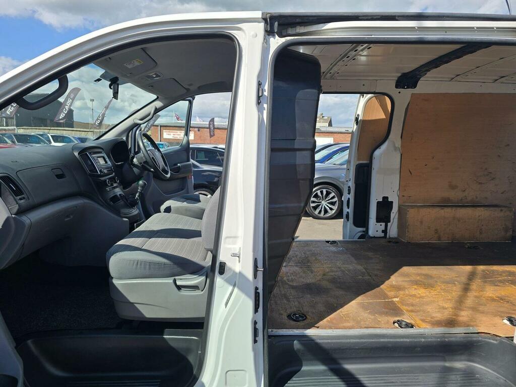 Hyundai iLoad Iload Se Crdi White #17
